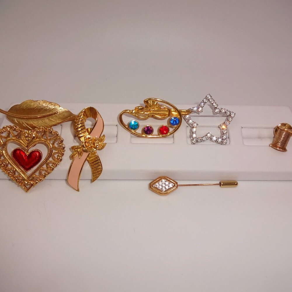 Lot 6 Vintage Avon Brooches 1 Stick Pin Gold Tone Scarf Heart Star Palette Leaf